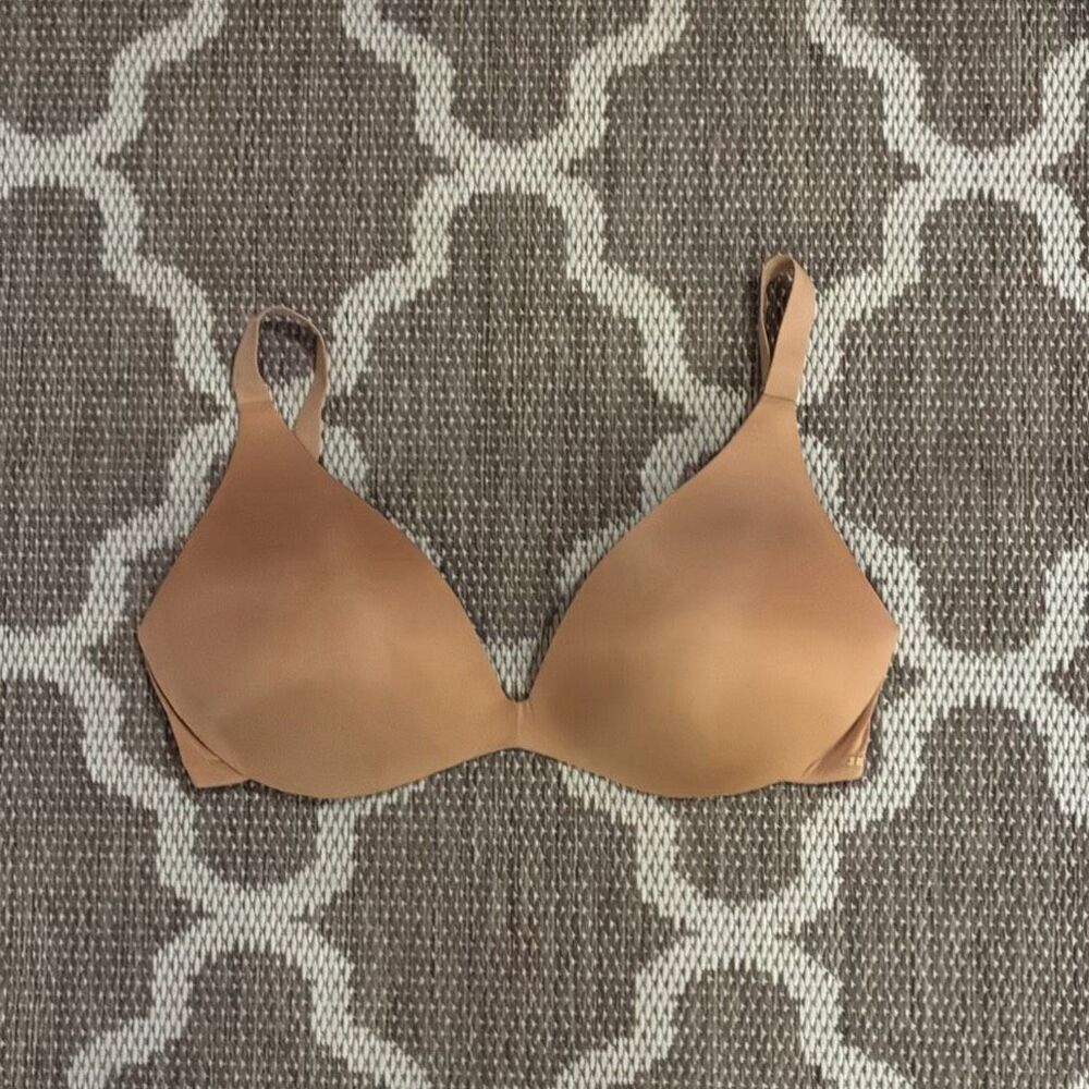 Skims body wireless super push-up bra size 32H